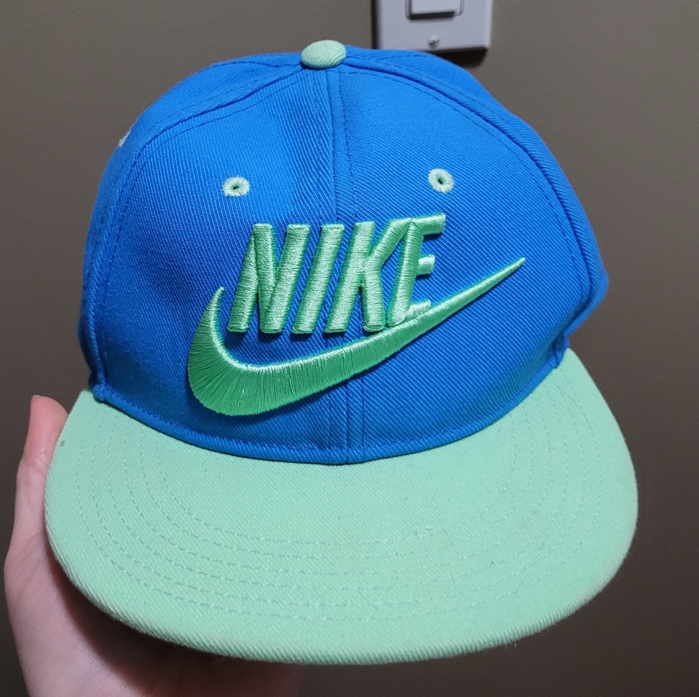NIKE HAT